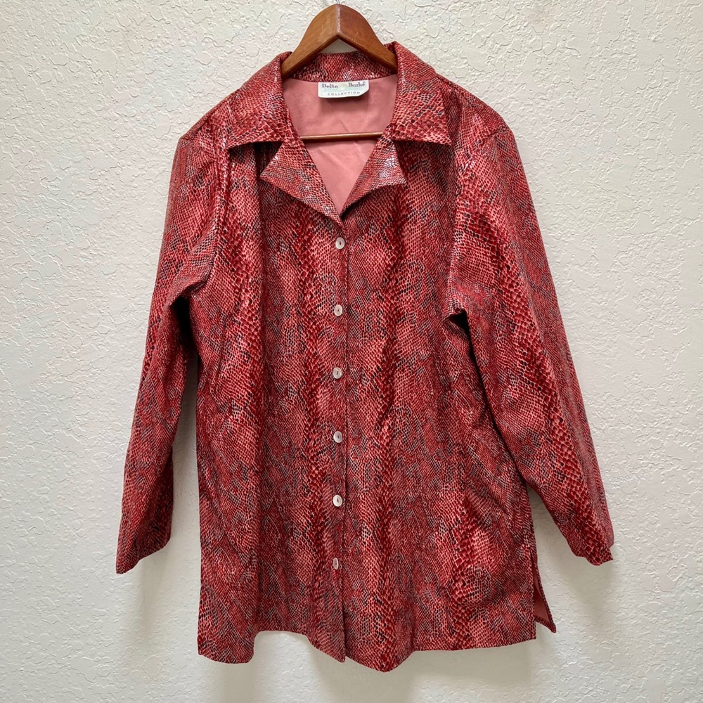Vintage Delta Burke Collection Red Snake Print Button Up Tunicโ Blouse Women